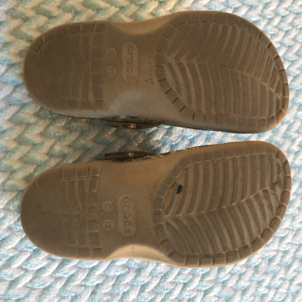 💢SOLD💢Kids Crocs in camouflage - Picture 7 of 8